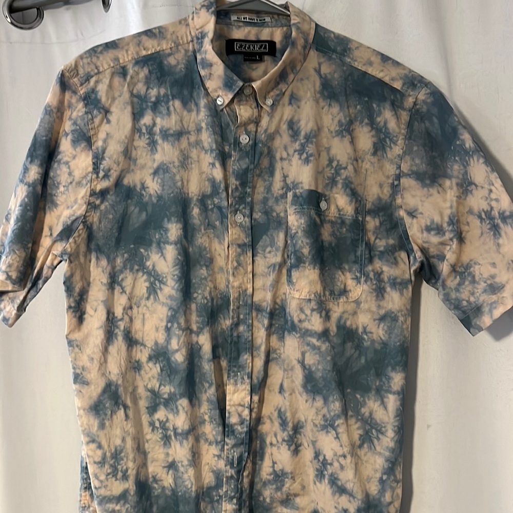 Ezekiel L button down tie dye